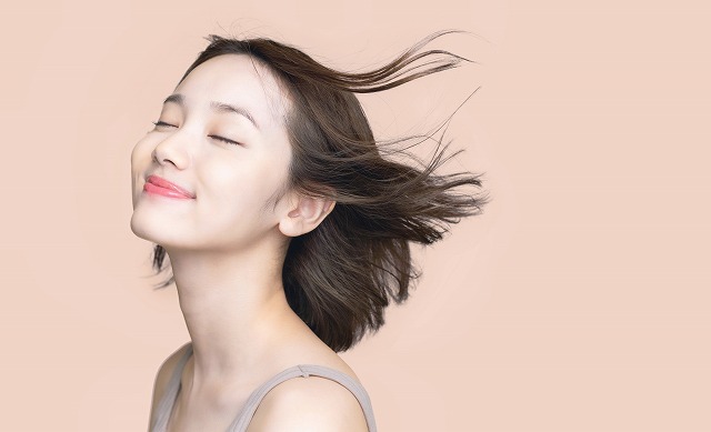 豊川市松風町のハチサロンで小顔矯正ヘッドスパ