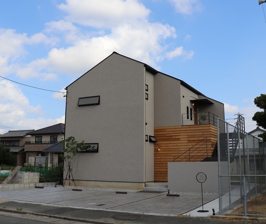 ハチサロン　店舗外観写真